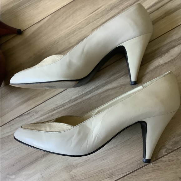 Vintage Cream leather and snakeskin 2.75” heels - Picture 6 of 8